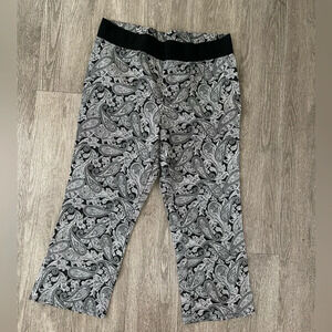Vintage y2k announcements black and white paisley ankle cropped maternity pants